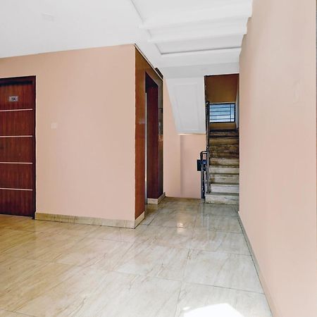 بنغالور Oyo Townhouse 82047 Srk Live Inn Castle Near Ragigudda Sri Prasanna Anjaneyaswamy Temple المظهر الخارجي الصورة